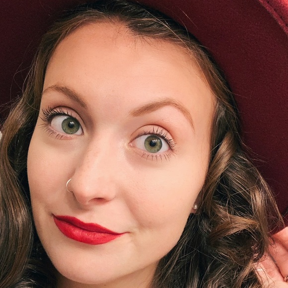 Meet your Posher, Jessica - Picture 1 of 1